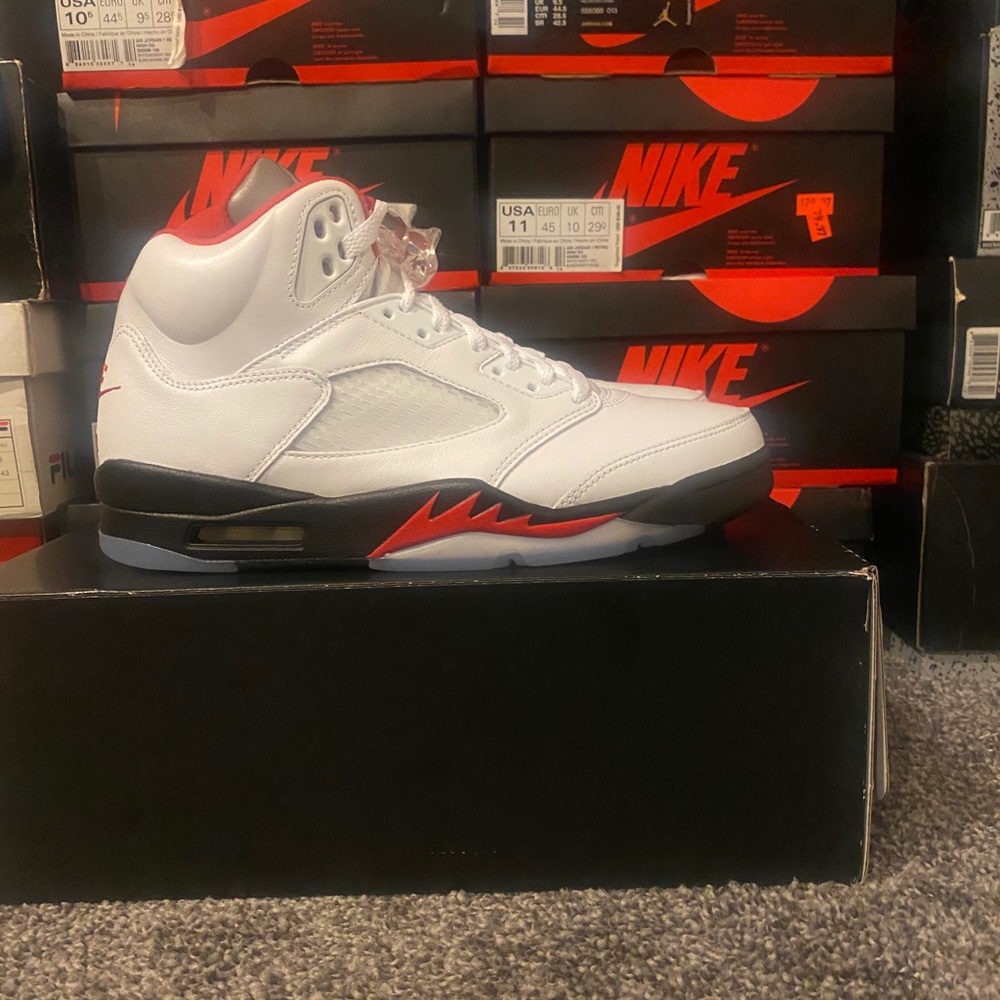 Jordan Retro 5 - Picture 2 of 5